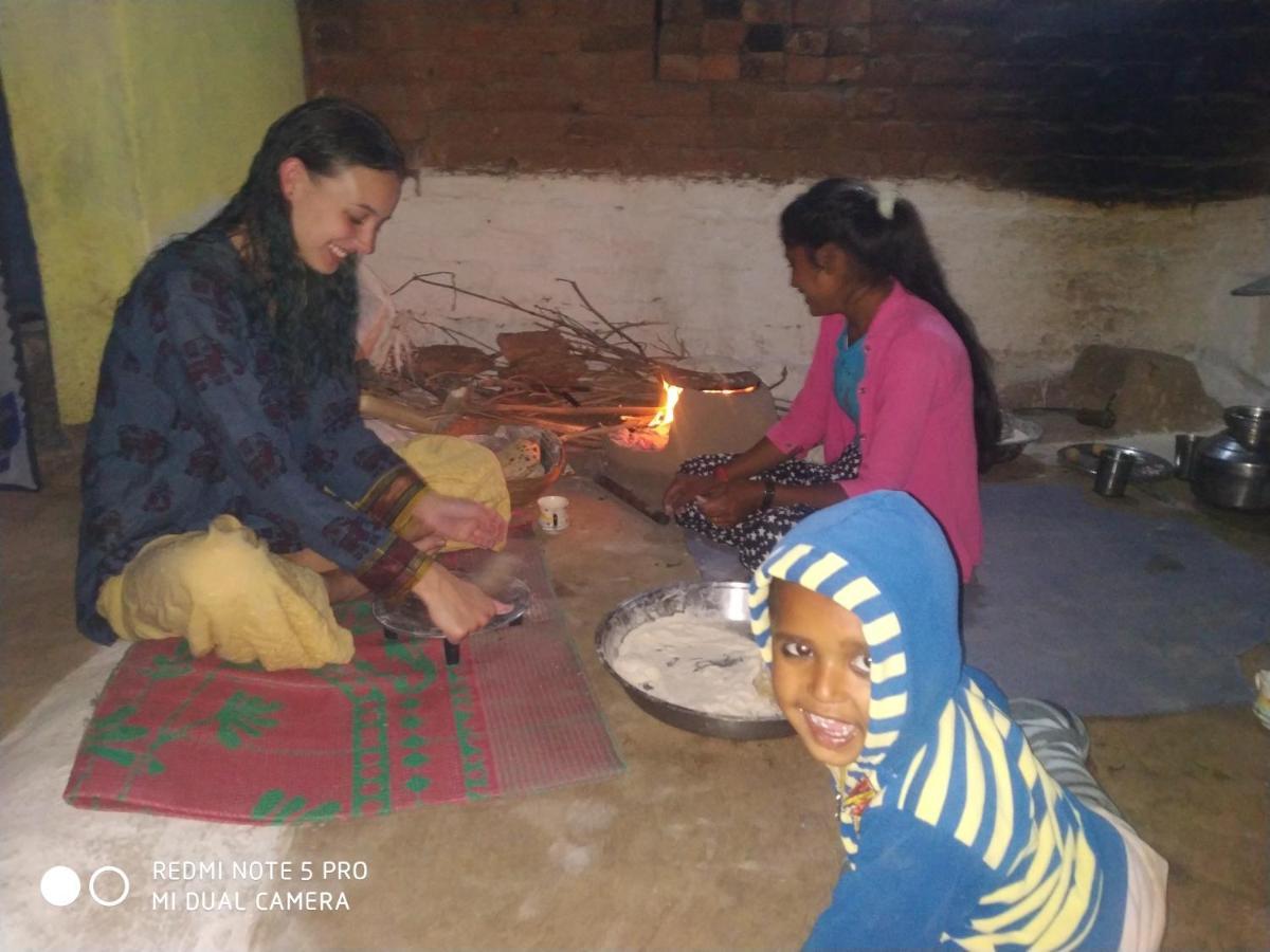 Homes Of India Орча Екстериор снимка